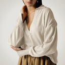 Oversized polo shirt with shirt collar and open cuffs in merino wool and cashmere